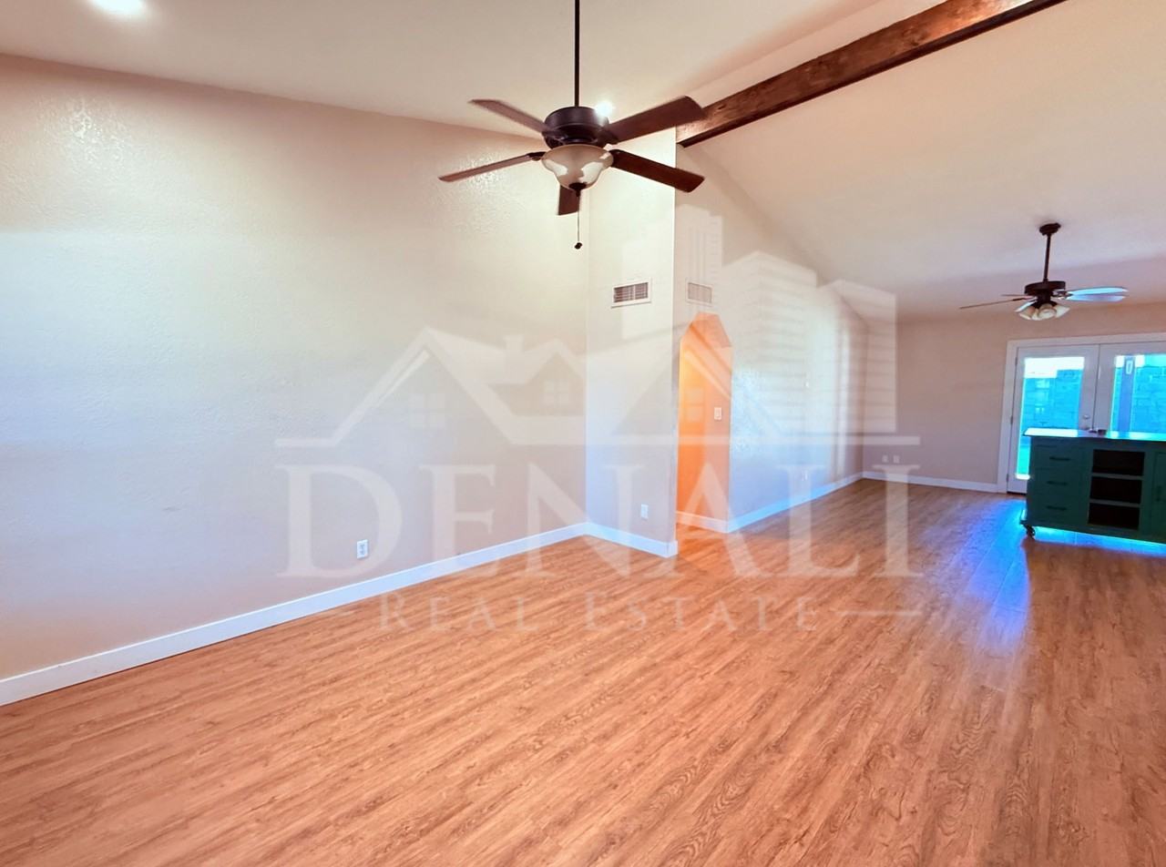 306 E Houston Ave - Photo 2 of 26