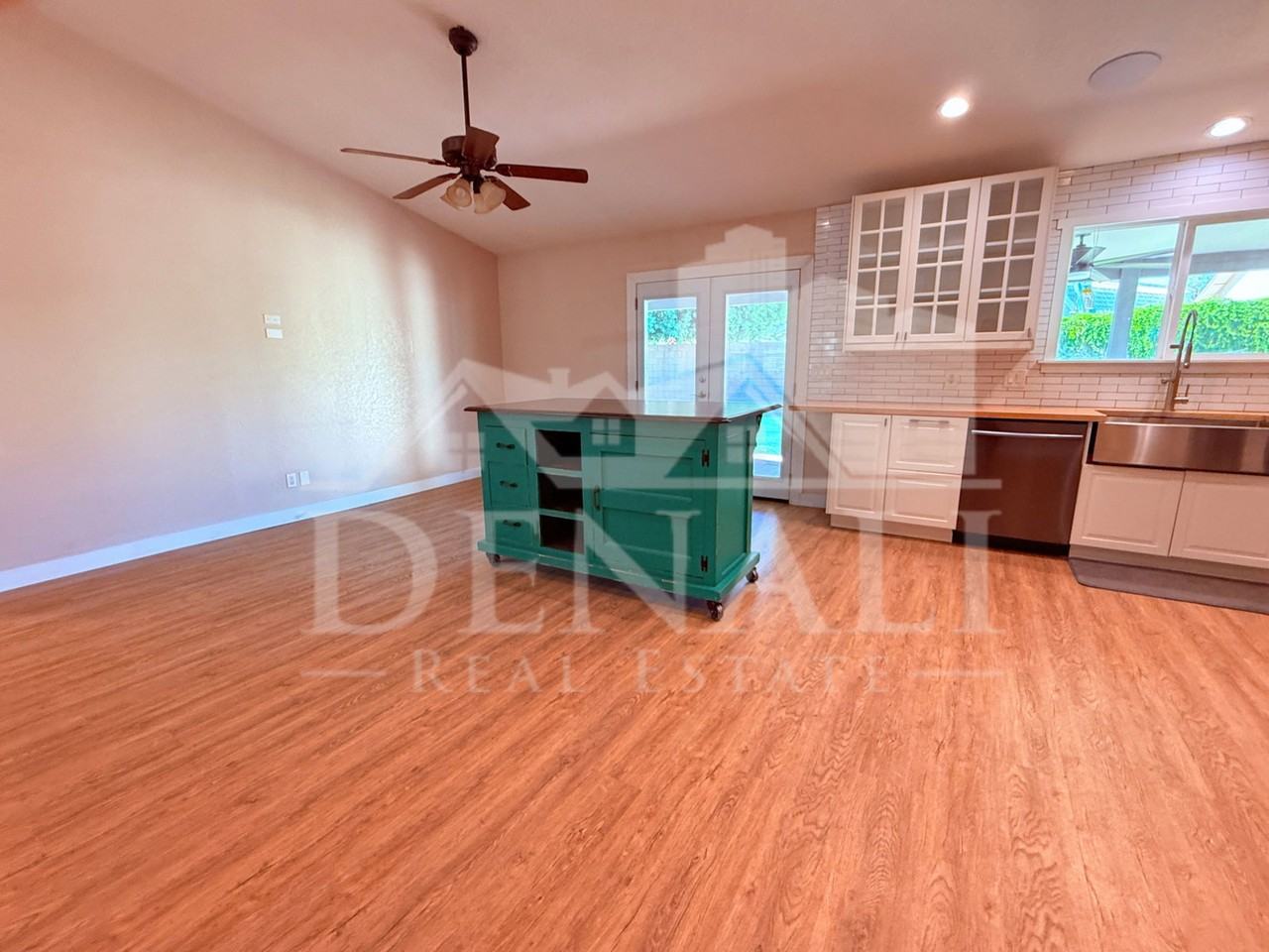 306 E Houston Ave - Photo 7 of 26