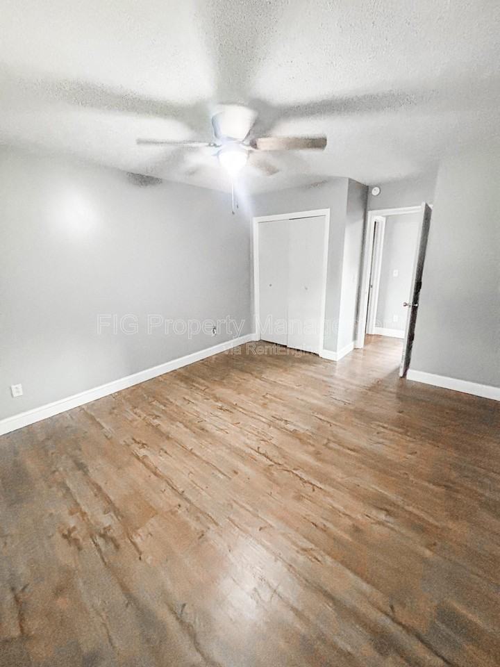 1433 Stratford Rd #6 - Photo 2 of 9
