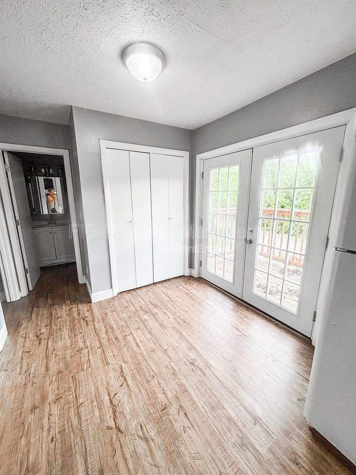 1433 Stratford Rd #6 - Photo 5 of 9