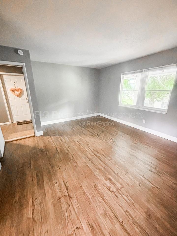 1433 Stratford Rd #6 - Photo 7 of 9
