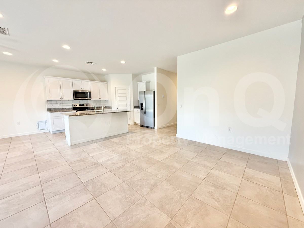 3246 W Sable Ave - Photo 6 of 27