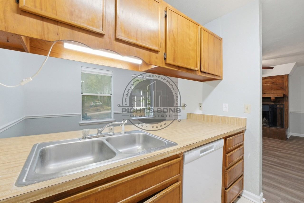 1818 Sylvan Ct #D - Photo 7 of 14
