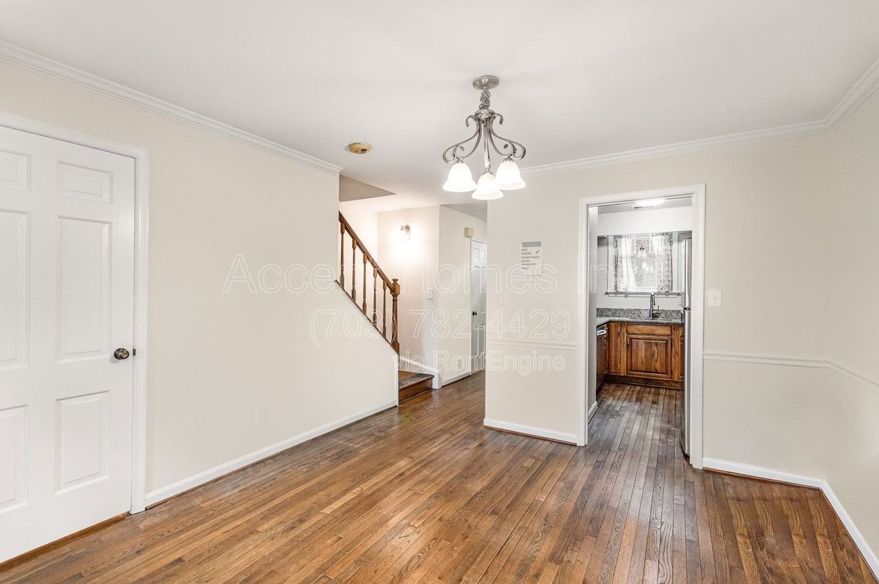 449 Old Town Ct - Photo 6 of 33