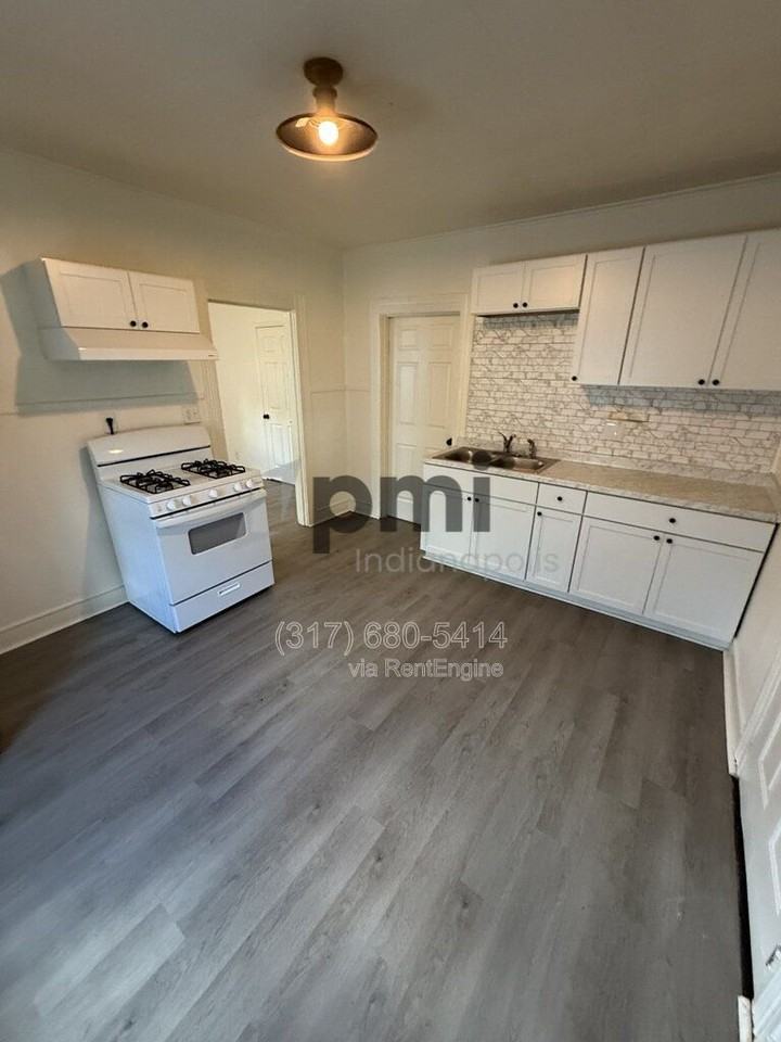 1308 W 4th St - Photo 5 of 26