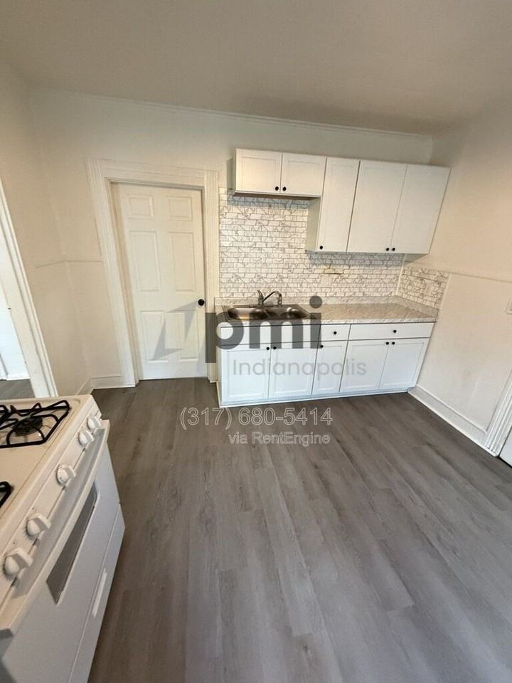 1308 W 4th St - Photo 6 of 26