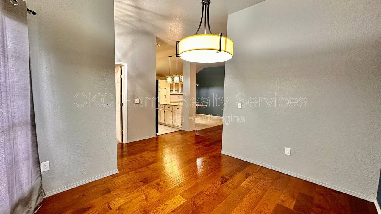 2617 Amy Ct - Photo 4 of 32