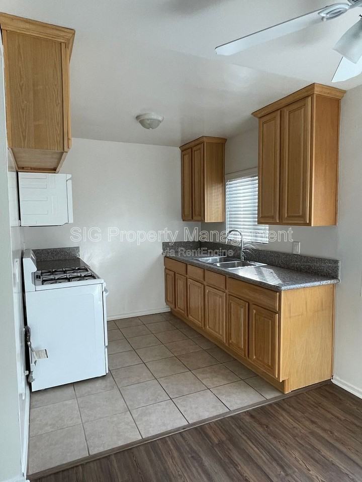 501 S 7th St #F - Photo 2 of 19