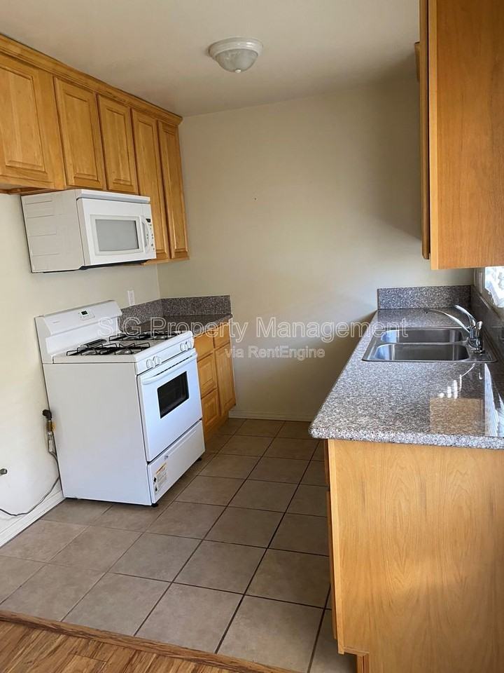501 S 7th St #F - Photo 3 of 19