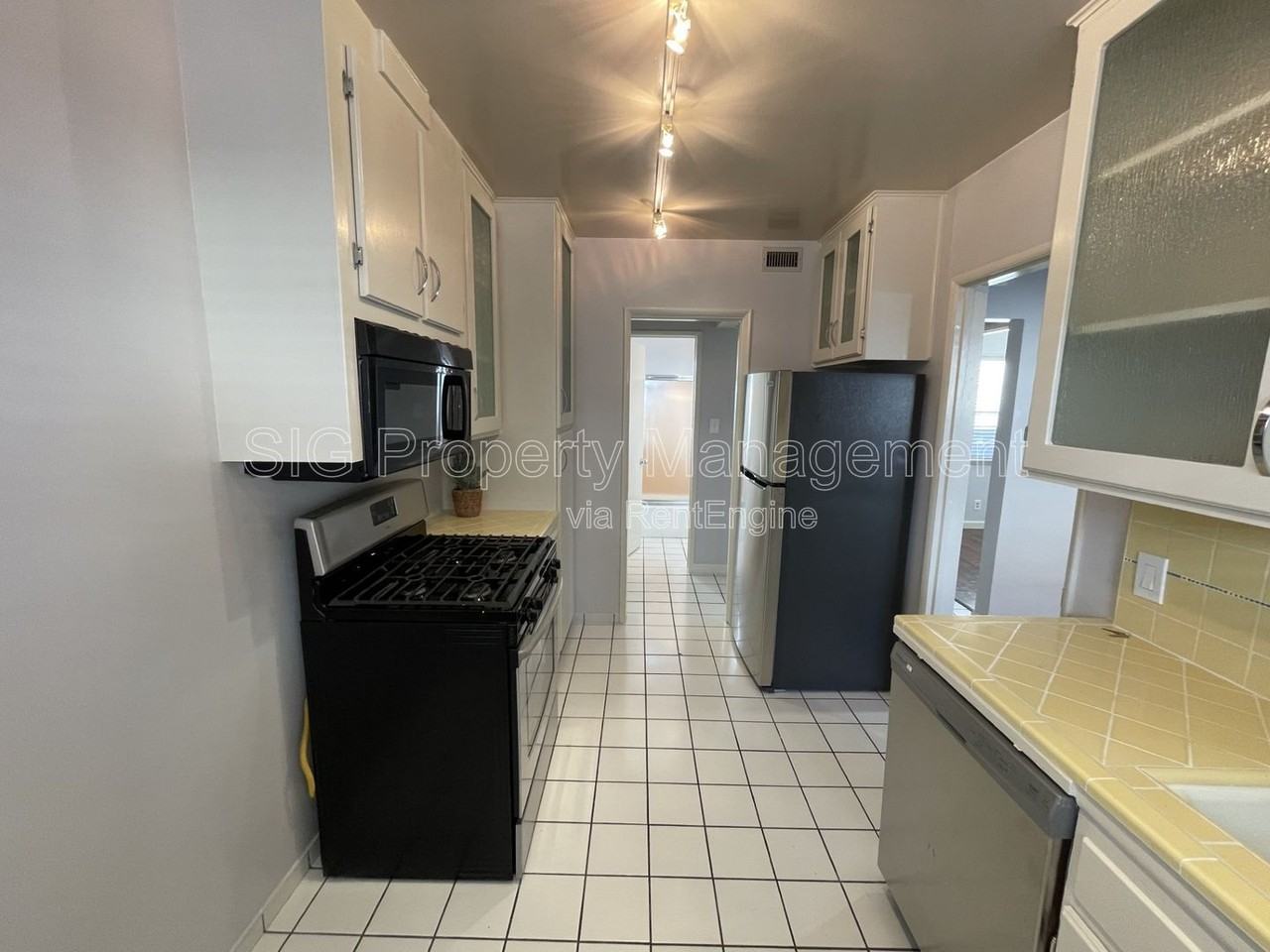 10818 Blix St #818-2 - Photo 6 of 23
