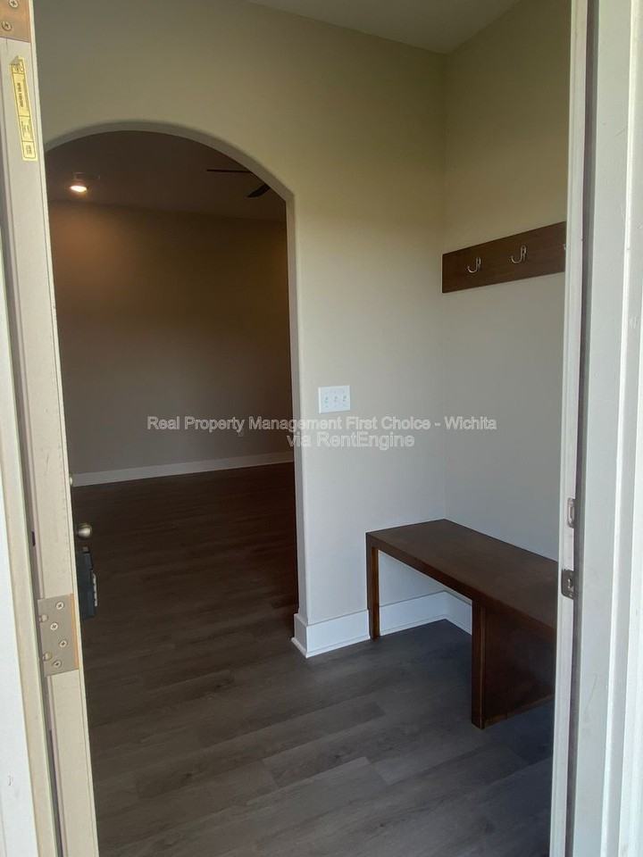 4610 S Kessler Cir - Photo 3 of 23