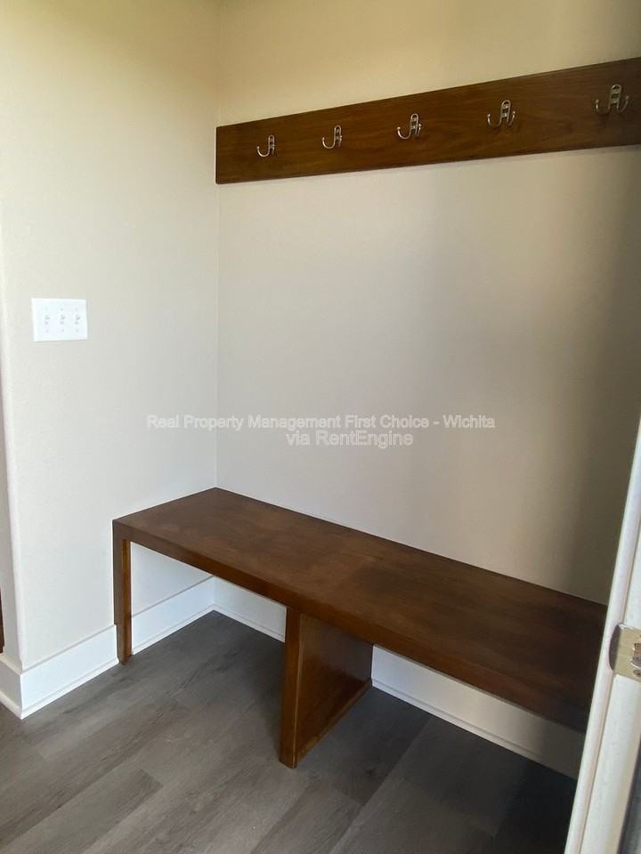 4610 S Kessler Cir - Photo 4 of 23