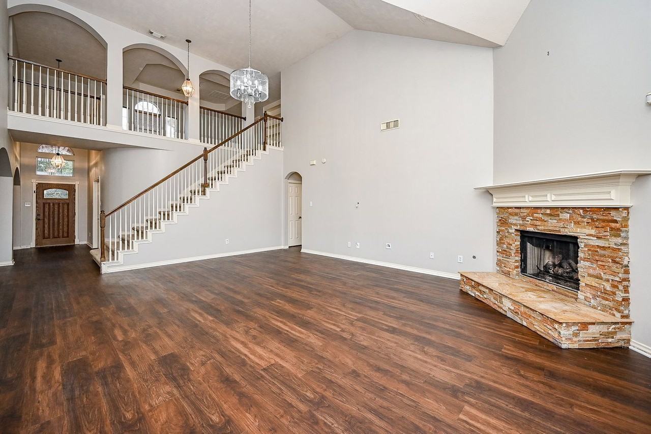 8135 Cove Timbers Ln - Photo 7 of 32