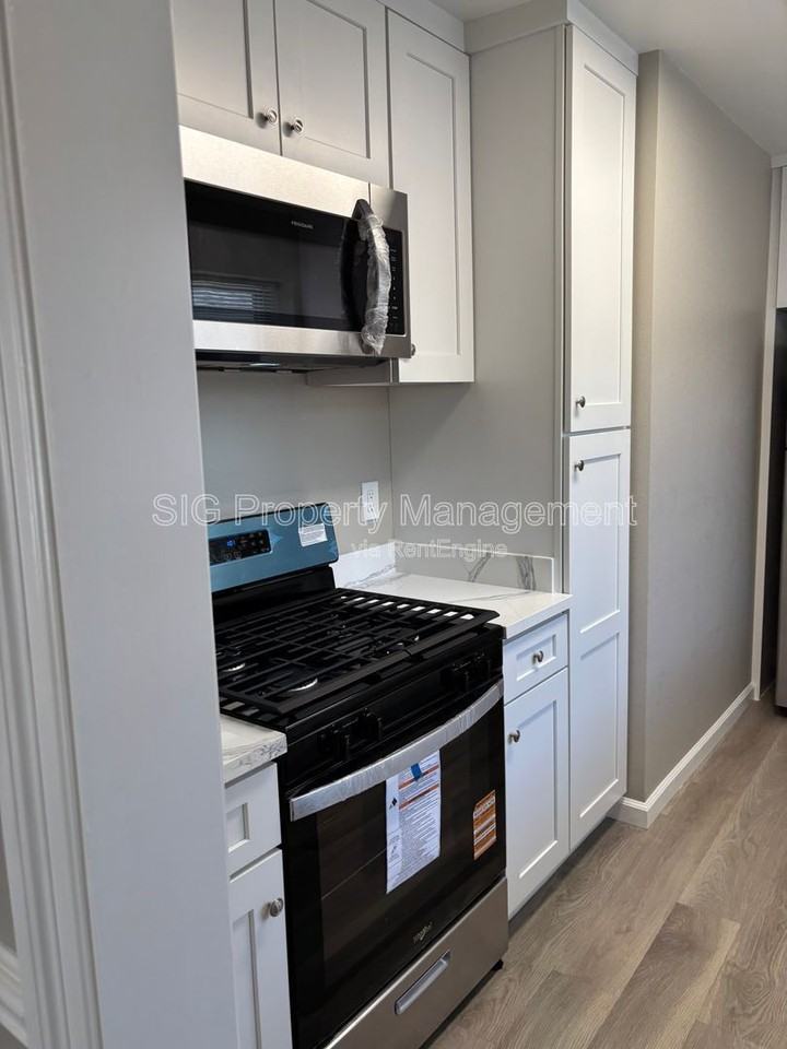 10822 Hartsook St #1 - Photo 6 of 27