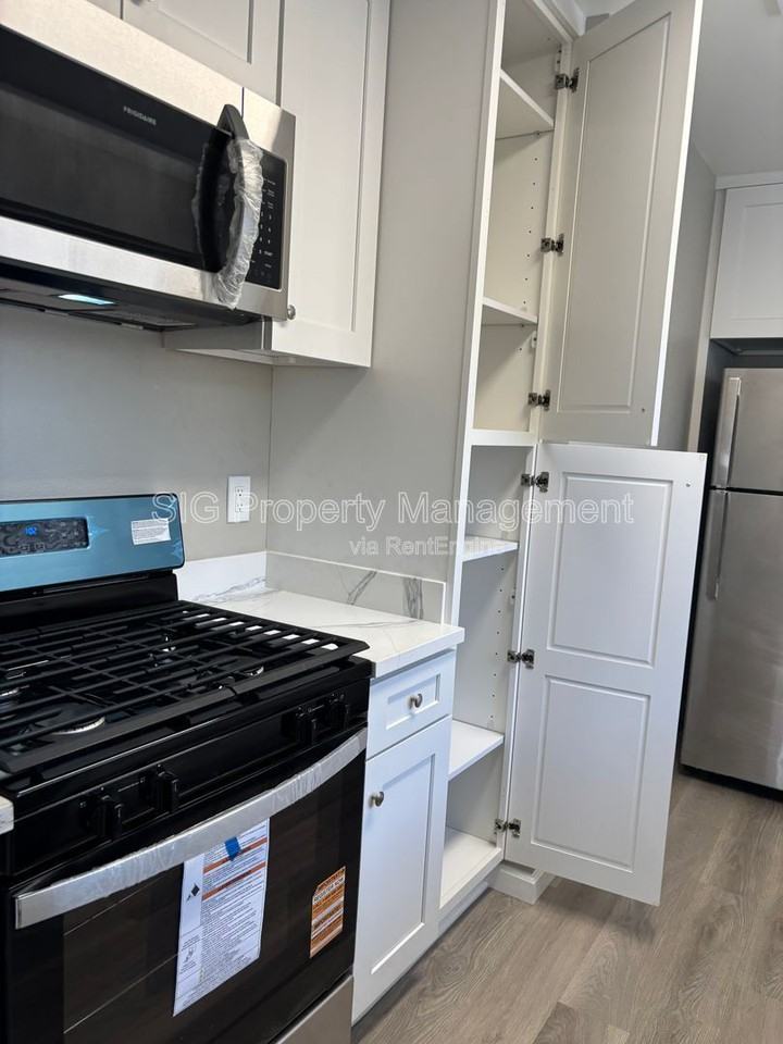 10822 Hartsook St #1 - Photo 7 of 27