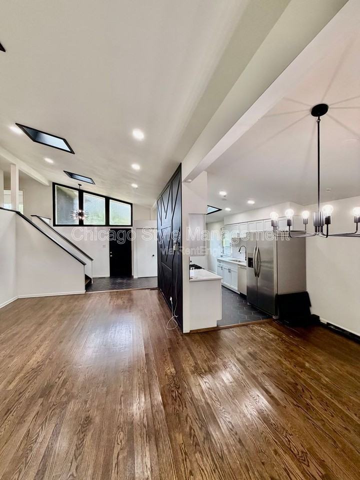 158 Chestnut St - Photo 3 of 48