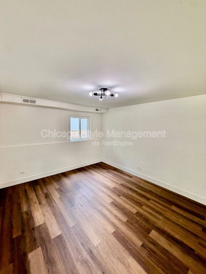 158 Chestnut St - Photo 7 of 48