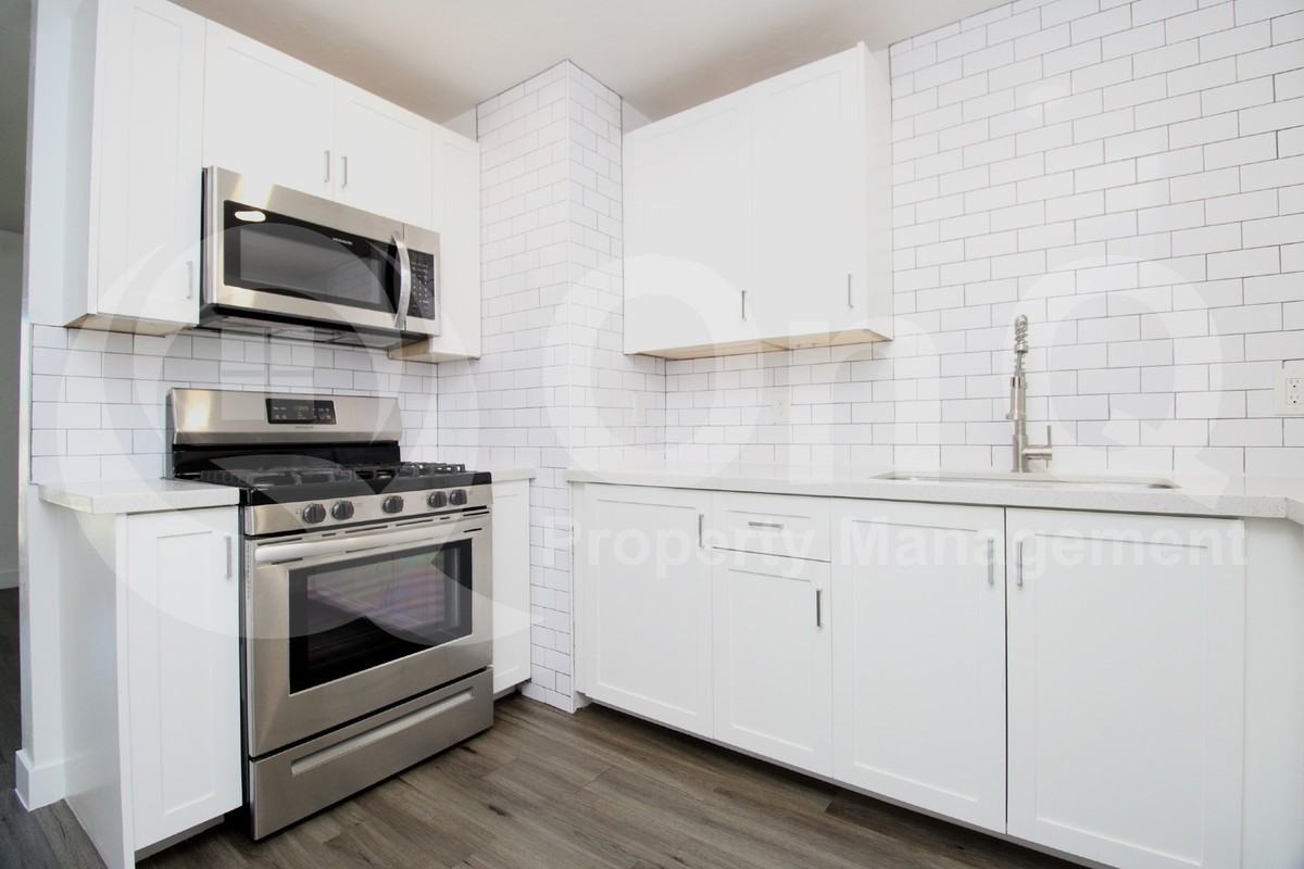 7625 N 12th St #8 - Photo 3 of 17