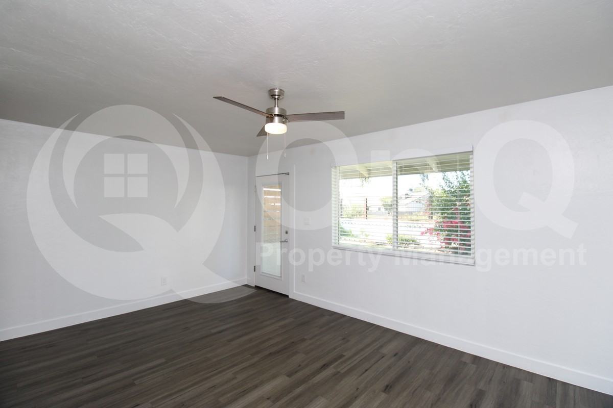 7625 N 12th St #8 - Photo 4 of 17