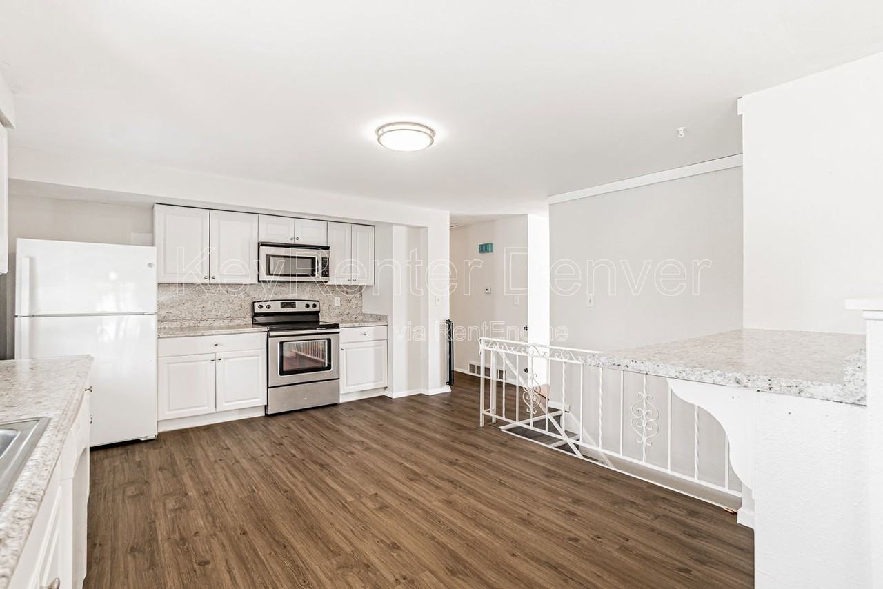 5265 W Ontario Ave - Photo 6 of 18