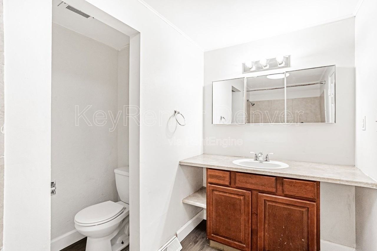 5265 W Ontario Ave - Photo 7 of 18