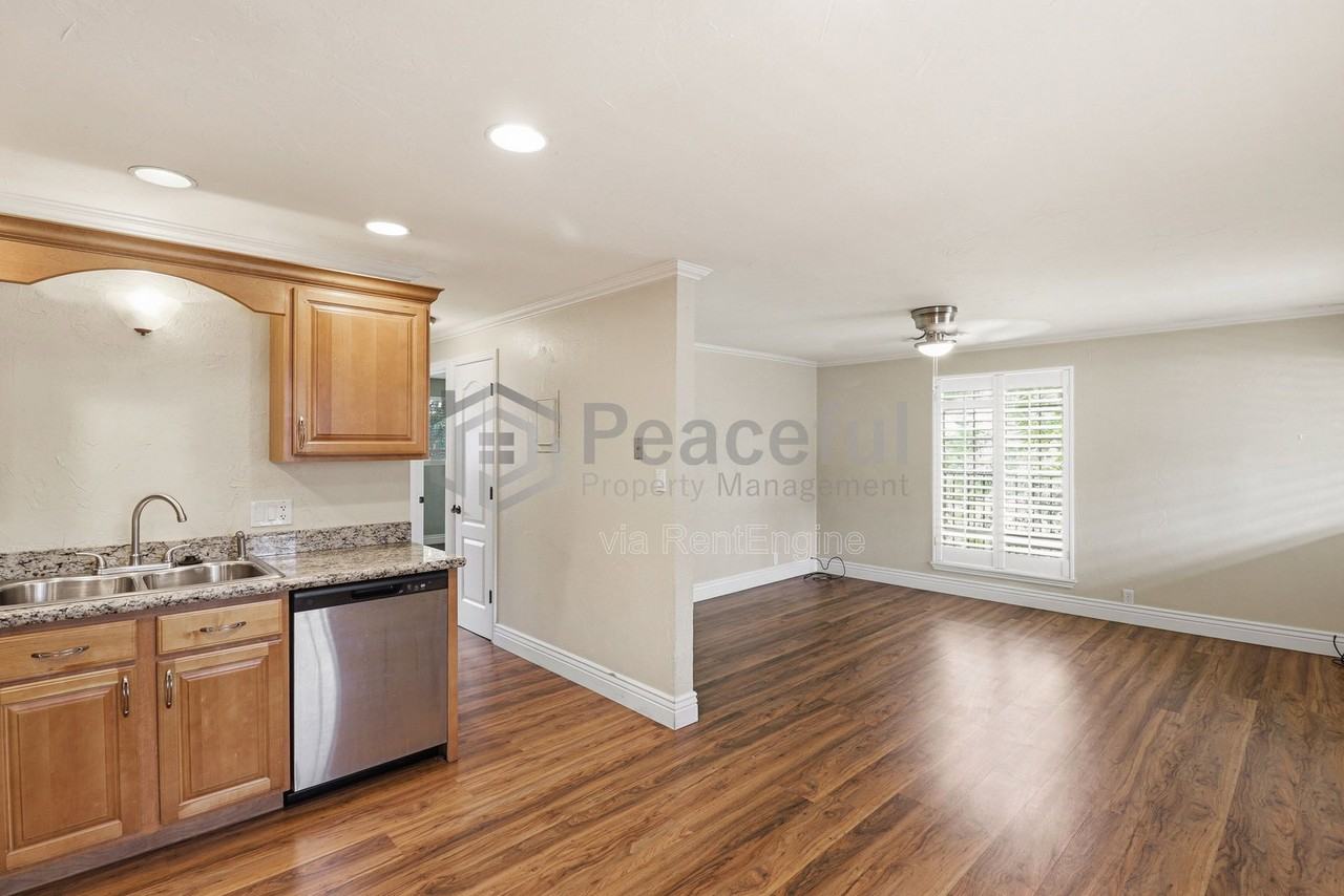 122 N St #10 - Photo 6 of 16
