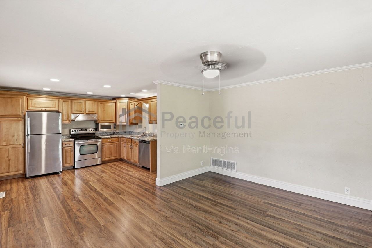 122 N St #10 - Photo 7 of 16