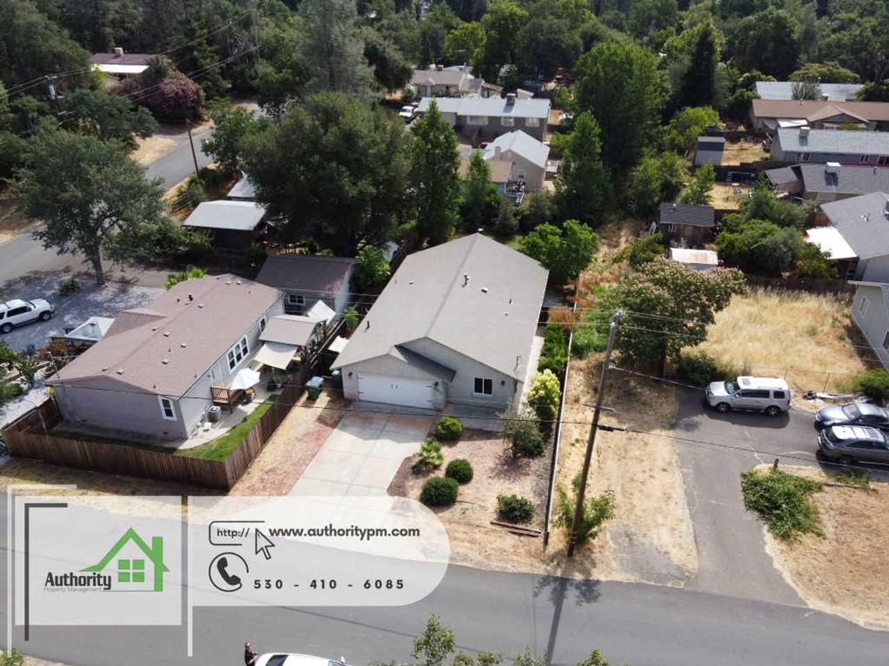 1417 Montana Ave - Photo 3 of 28