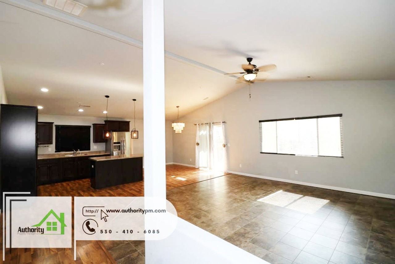 1417 Montana Ave - Photo 6 of 28