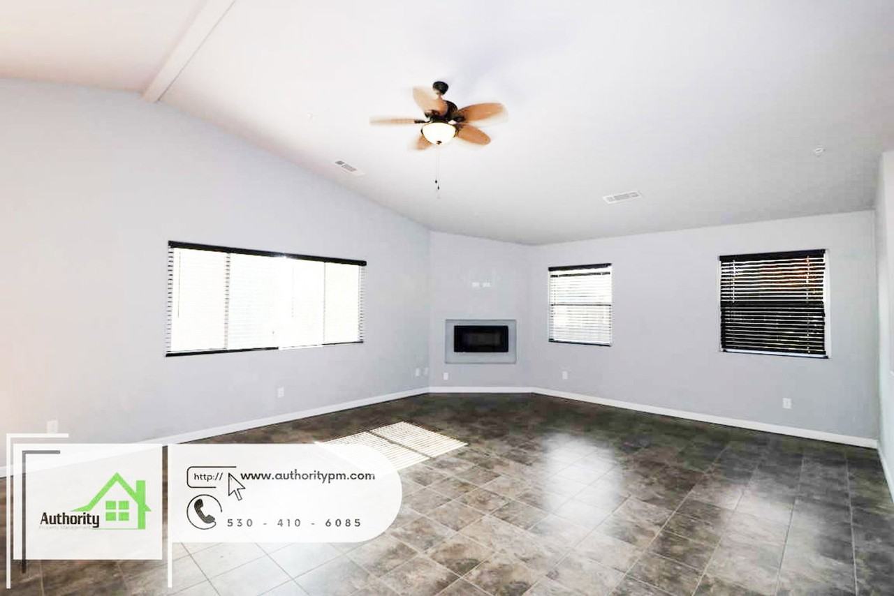 1417 Montana Ave - Photo 7 of 28