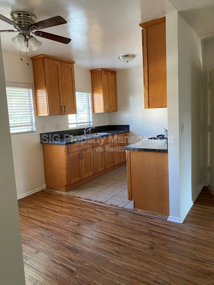 501 S 7th St #E - Photo 2 of 11