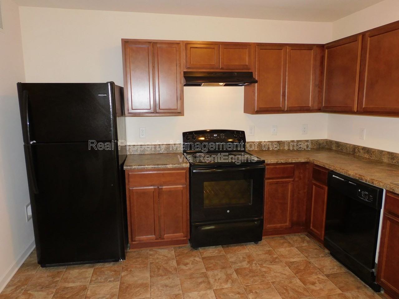 415 Hidden Brook Ln - Photo 4 of 22