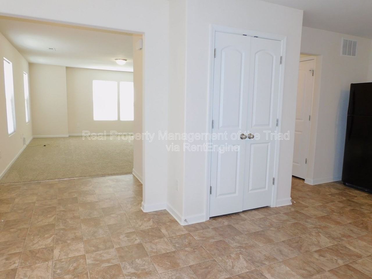 415 Hidden Brook Ln - Photo 7 of 22