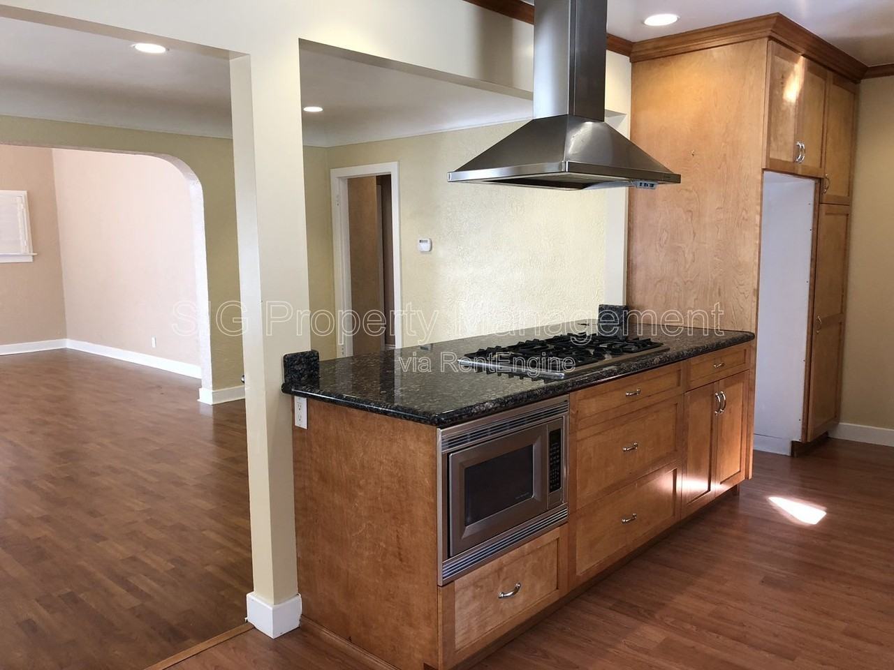 507 E Cypress St - Photo 7 of 18