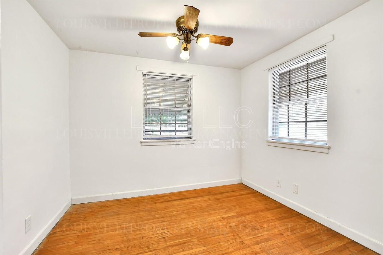702 Compton St - Photo 5 of 18