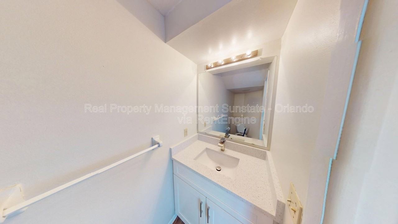 10025 Creekwater Blvd - Photo 3 of 27