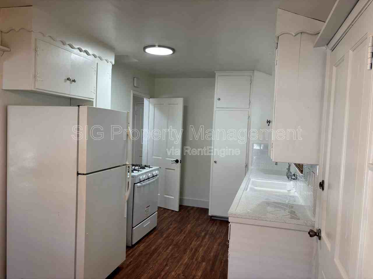 5071 Kester Ave #5071 - Photo 6 of 22