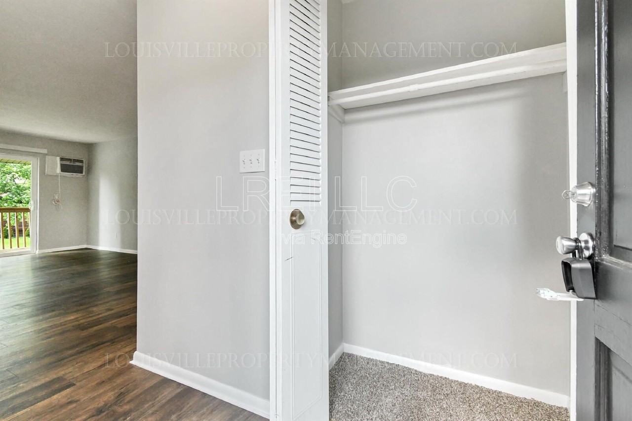 1202 E Walford Dr #2 - Photo 3 of 15