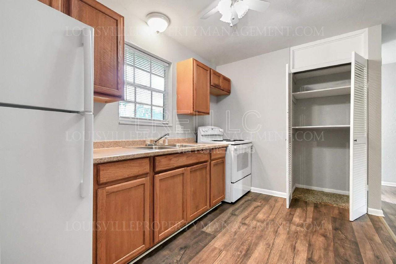 1202 E Walford Dr #2 - Photo 6 of 15