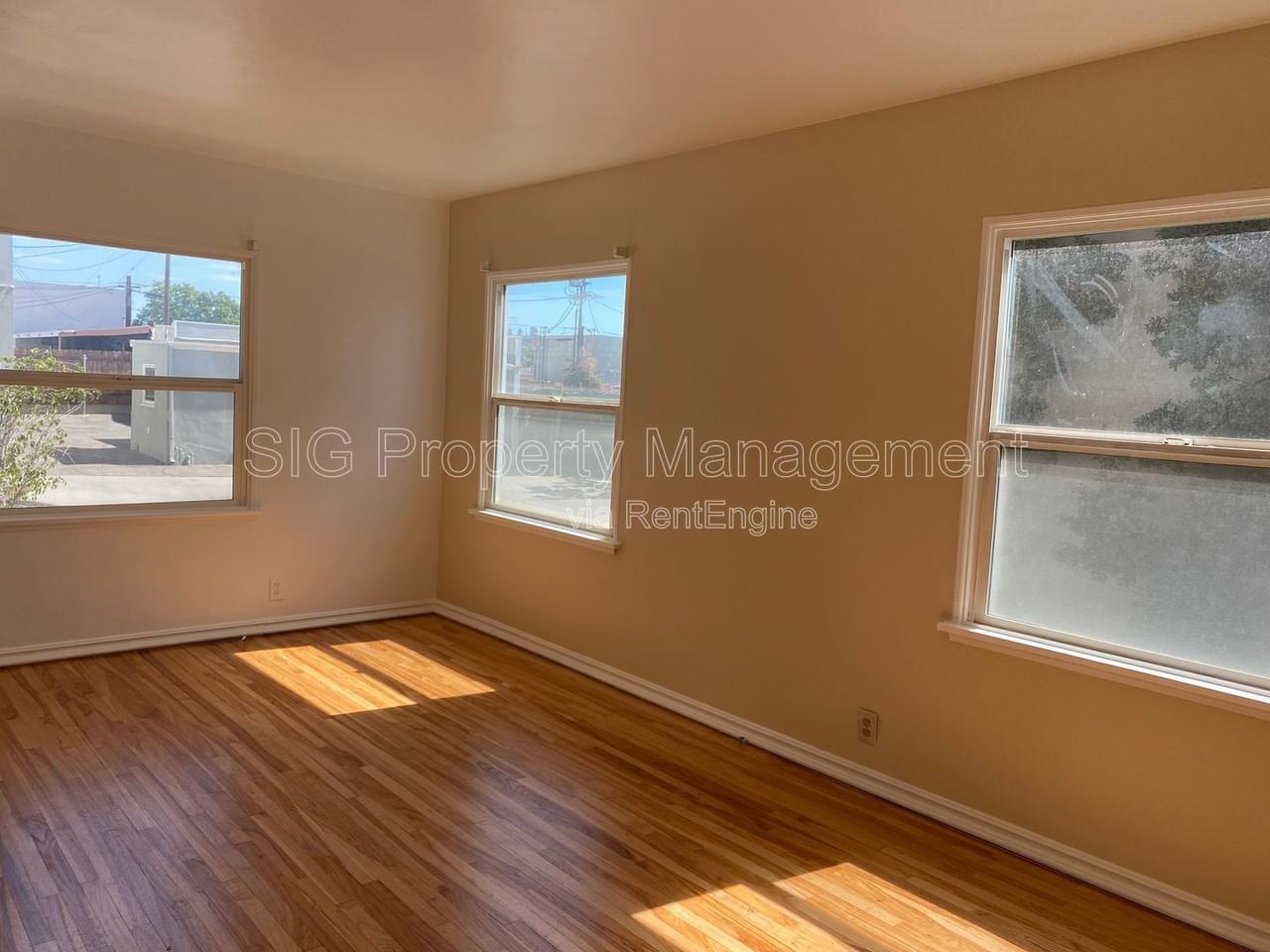 228 E Maple St #D - Photo 3 of 14