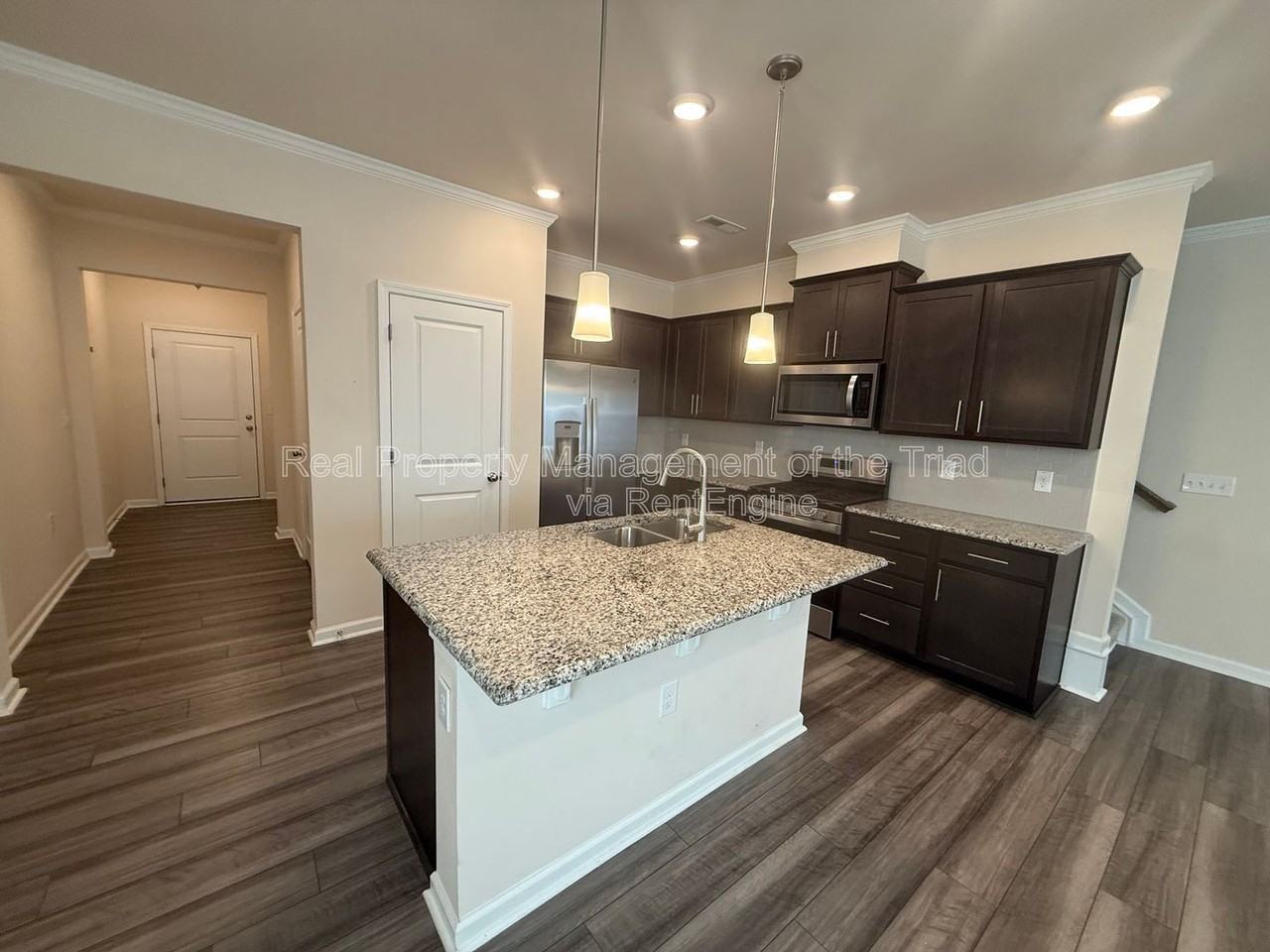 886 Falls Grove Trl - Photo 2 of 23