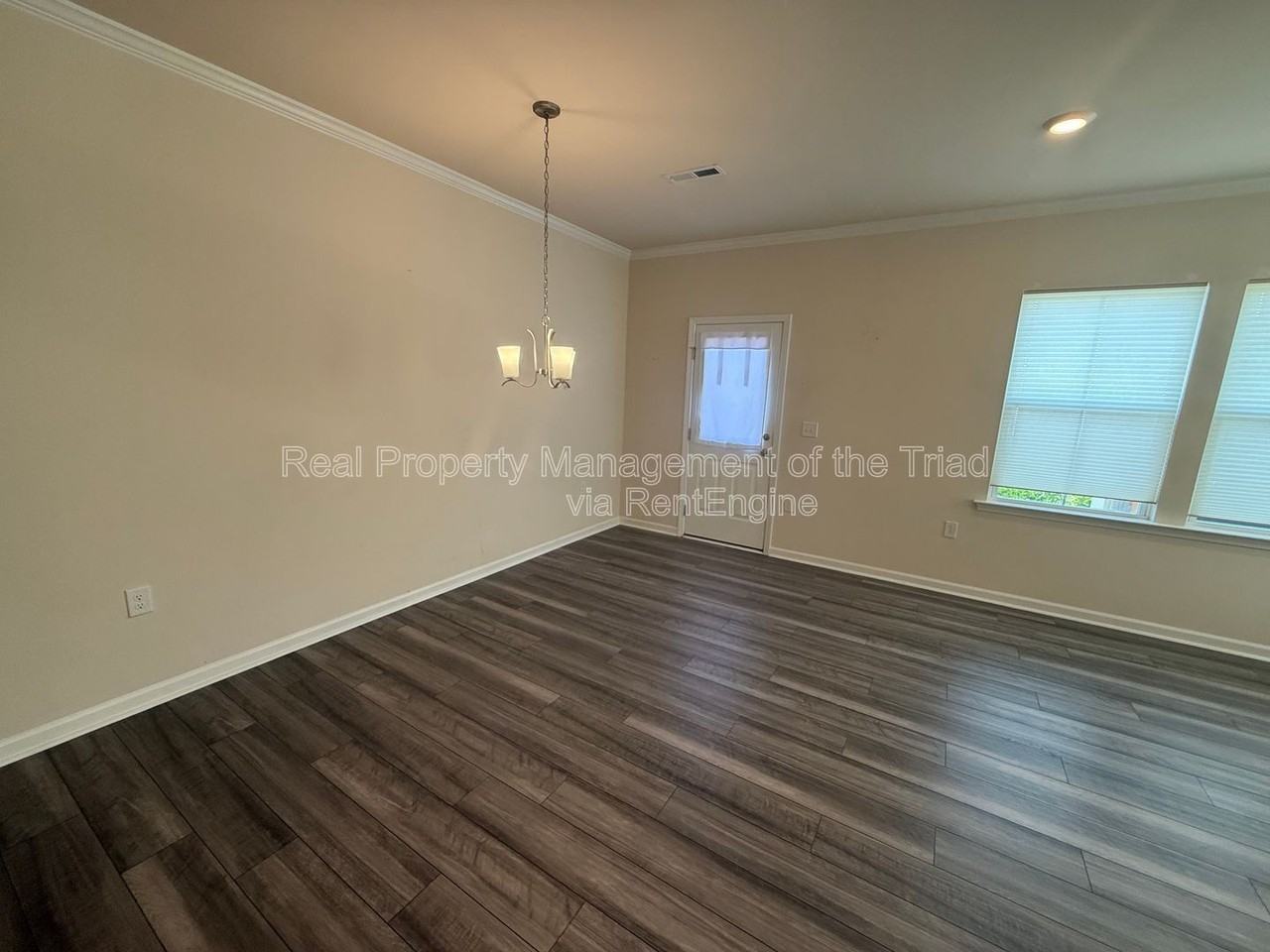 886 Falls Grove Trl - Photo 5 of 23