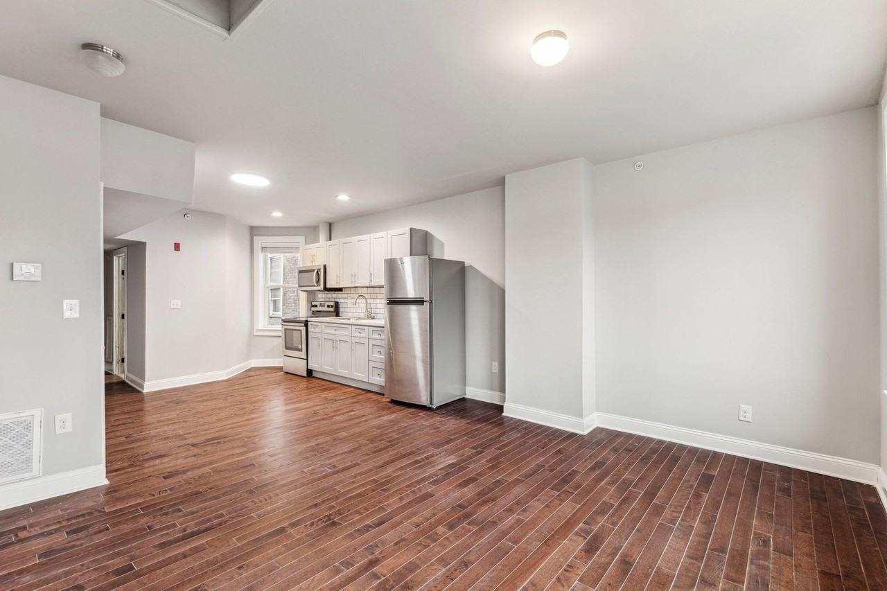2928 W Oxford St #3 - Photo 4 of 22