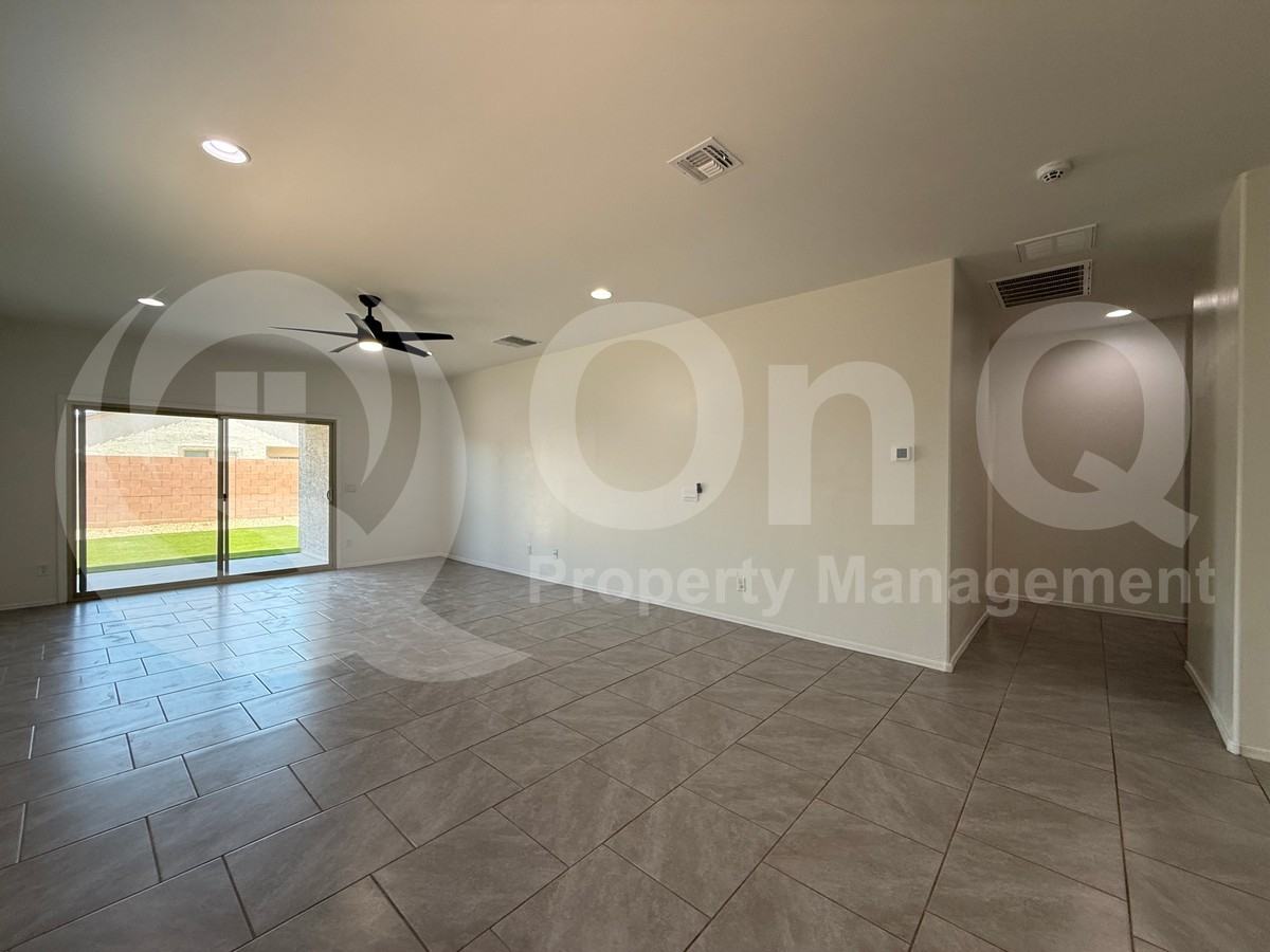 12442 W Lilliston Way - Photo 3 of 35