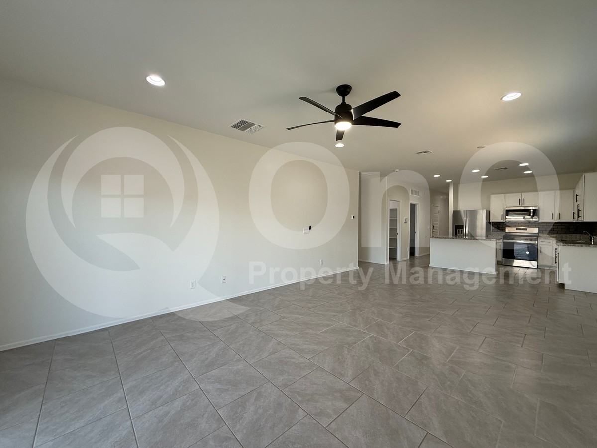 12442 W Lilliston Way - Photo 5 of 35