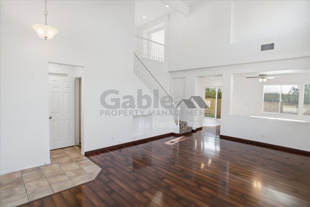 28075 Daydream Way - Photo 4 of 23