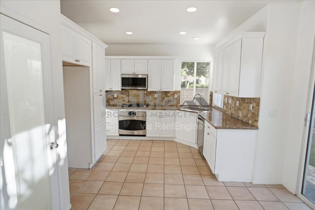 28075 Daydream Way - Photo 6 of 23