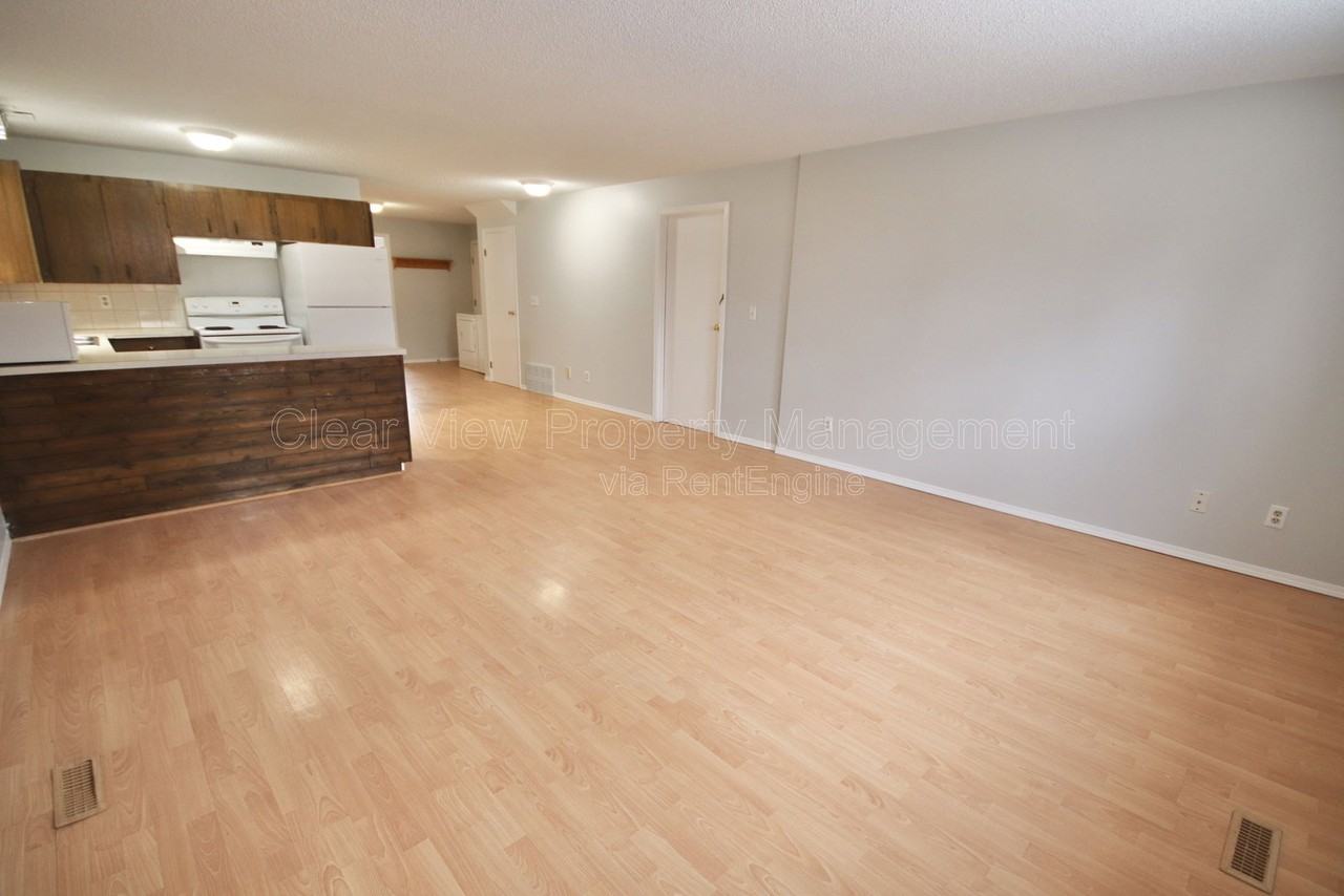 1224 5a Ave S - Photo 3 of 19