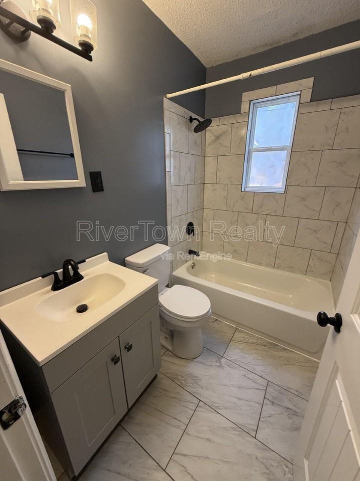 2250 Stovall Ave - Photo 3 of 13