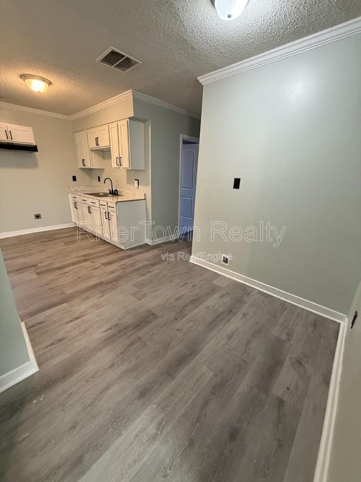 2250 Stovall Ave - Photo 6 of 13